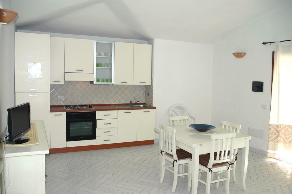 Holiday Homes Stella Marinaサン・テオドーロ 部屋 写真