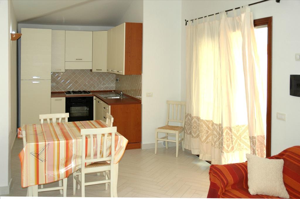 Holiday Homes Stella Marinaサン・テオドーロ 部屋 写真