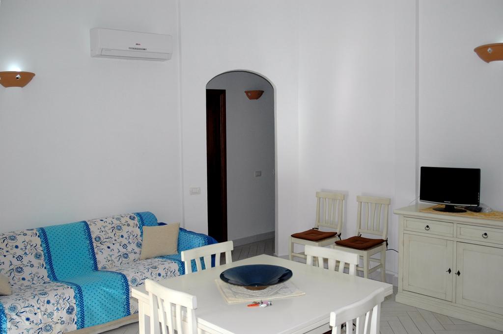 Holiday Homes Stella Marinaサン・テオドーロ 部屋 写真