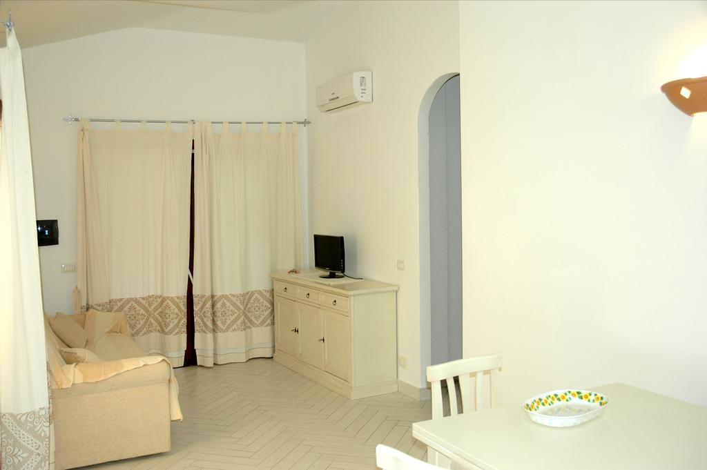 Holiday Homes Stella Marinaサン・テオドーロ 部屋 写真