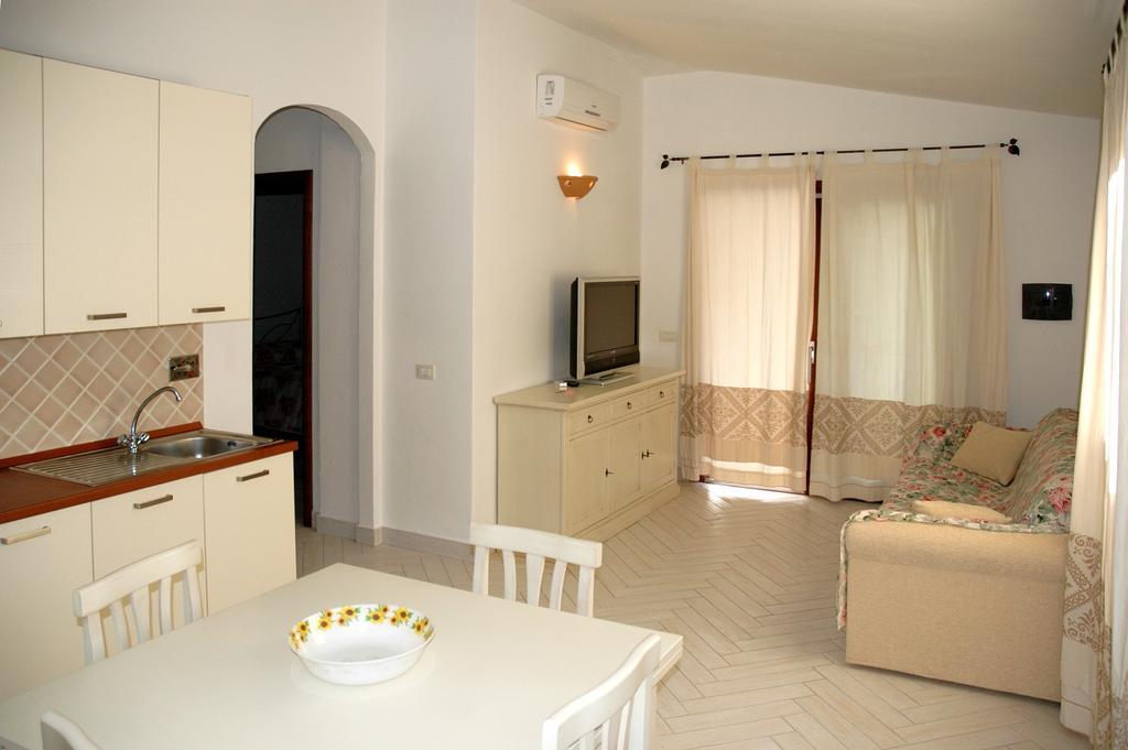 Holiday Homes Stella Marinaサン・テオドーロ 部屋 写真