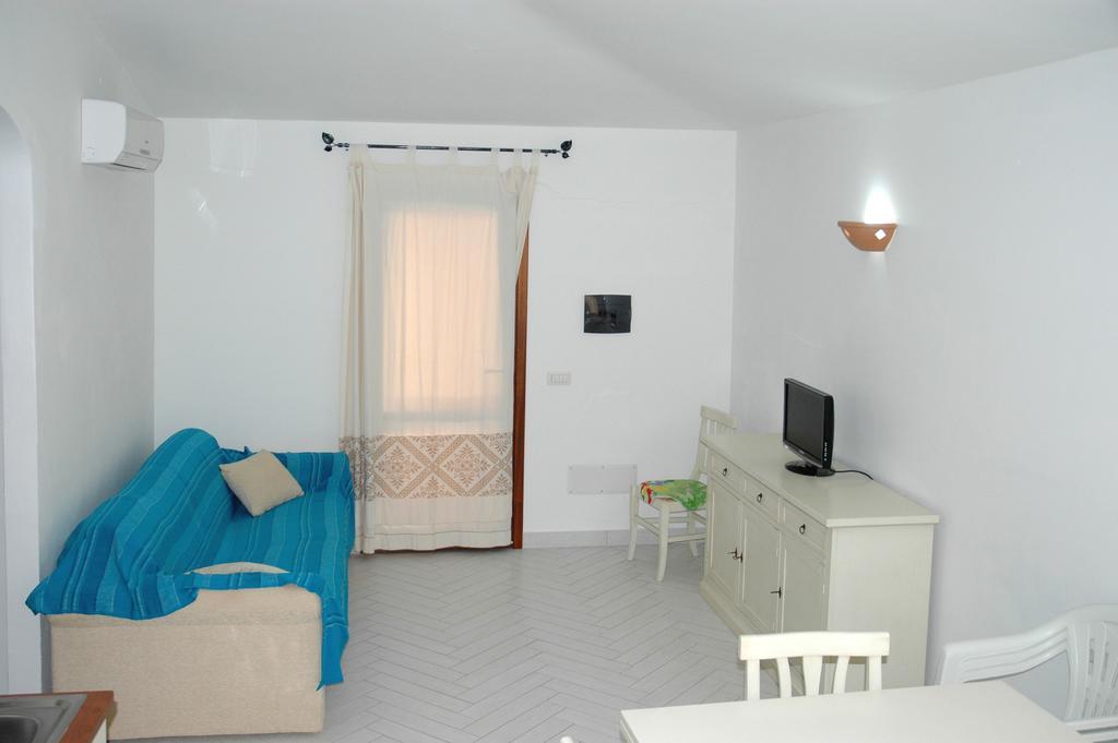 Holiday Homes Stella Marinaサン・テオドーロ 部屋 写真